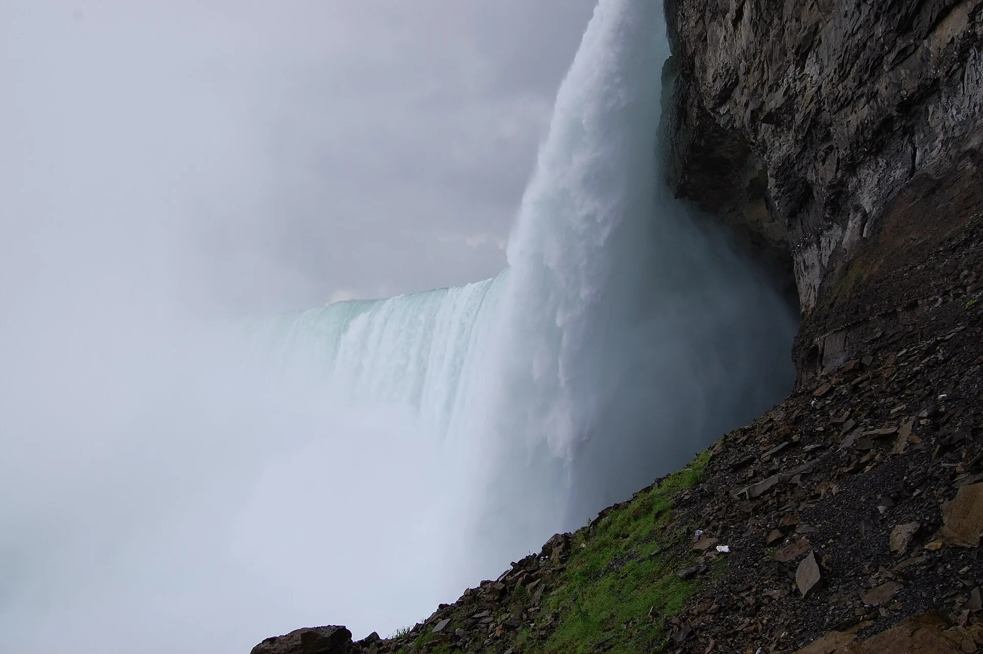 Journey Behind the Falls : passer derrière le rideau d'eau